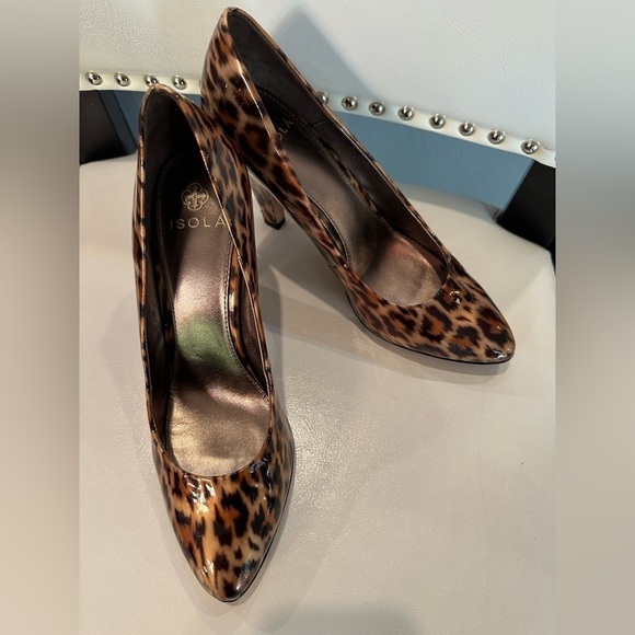 Isola Shoes Heels Cheetah Print Pumps Tan Brown Chain Animal Leopard Print 7.5 - Picture 12 of 16
